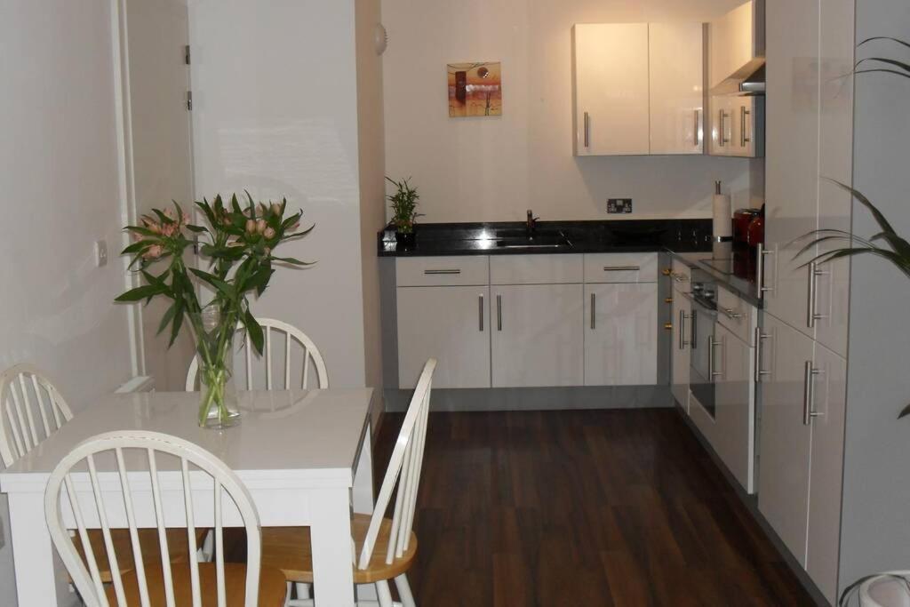 Stylish Wembley Stadium And Ovo Arena Apartment, London Exterior foto